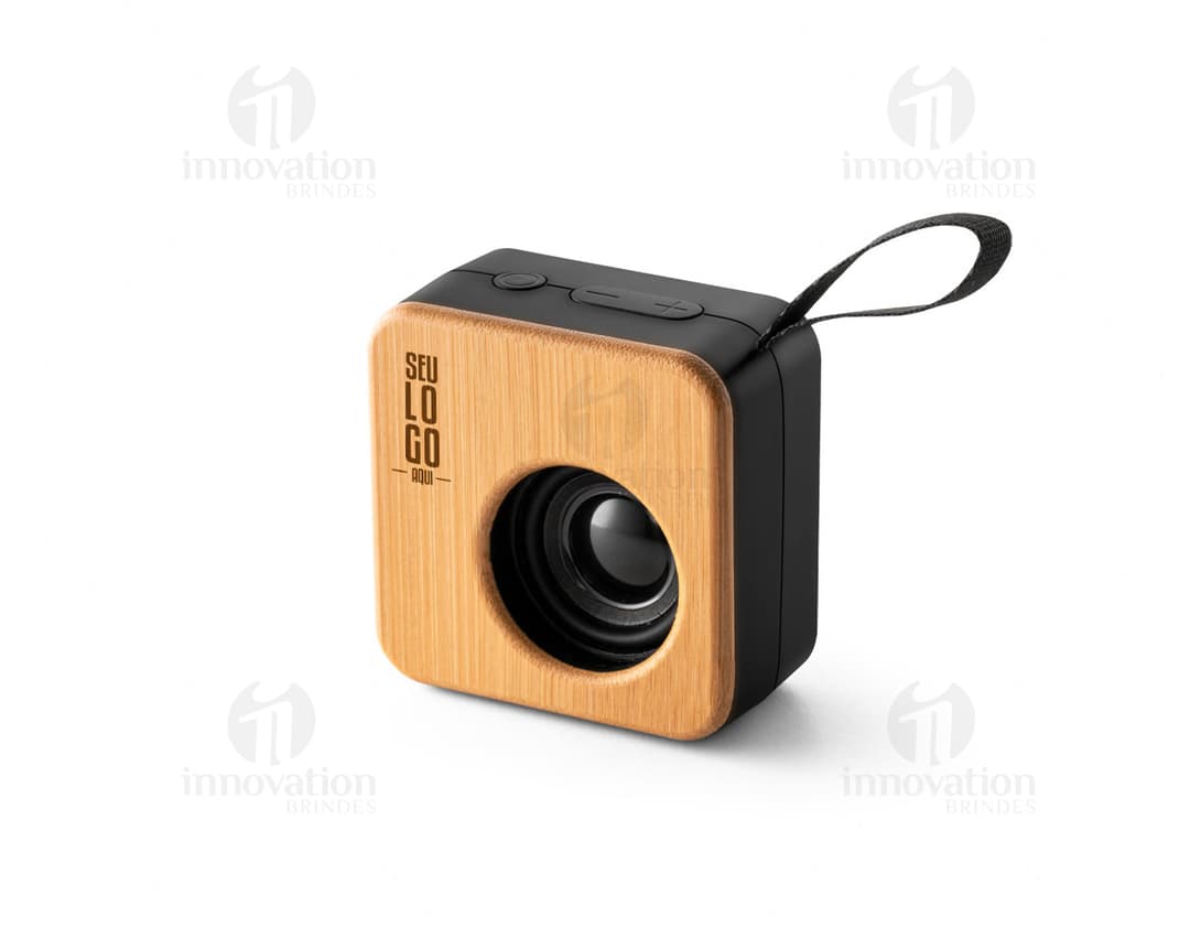 Caixa de som portátil preta, moderna e compacta para você levar sua música favorita aonde quiser. Com tecnologia de ponta