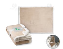 Manta polar 190 g/m² em embalagem de papelão marrom vazia, aberta, com laço de fita.