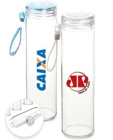 Squeeze de Vidro 500ml transparente com tampa de metal e parte interna de silicone.