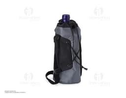 Capa para garrafa em nylon: proteja sua garrafa de forma prática e estilosa. Ideal para passeios ao ar livre e academia.