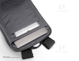 Imagem de uma mochila premium para viagens, com diversos compartimentos e design elegante. Ideal para armazenar dispositivos