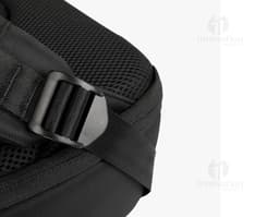 Imagem de uma mochila premium para viagens, com diversos compartimentos e design elegante. Ideal para armazenar dispositivos