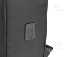 Imagem de uma mochila premium para viagens, com diversos compartimentos e design elegante. Ideal para armazenar dispositivos