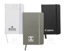 Moleskine de couro sintético premium, tamanho 14,4 x 8,8 cm. Ideal para anotações e organização do seu dia a dia. Prático e