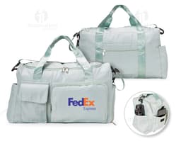 Bolsa esportiva de 28 litros em nylon marrom e preto com alças de couro, zipper, bolso e fivela. Ideal para viagens, academia