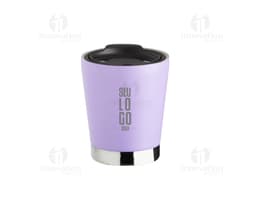 Copo de parede dupla de 300ml feito de inox, de cor prateada e brilhante. O copo está limpo e vazio, com design moderno e
