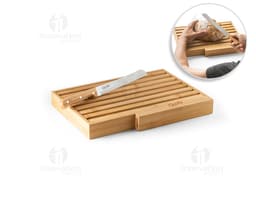 Tábua para pão com faca em madeira, ideal para cortar snacks e pães. Prático e decorativo, perfeito para servir deliciosas