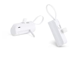 Power bank 5.000mAh c/ suporte em formato 3D. O carregador portátil possui conexão USB, feito de plástico com acabamento
