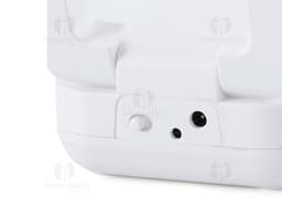 Luminária Retrátil preta e moderna, que lembra um celular. Contém botões e tela digital, feita de plástico e metal. Perfect