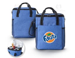 Bolsa térmica preta de couro com alça, ideal para viagens de negócios. Capacidade de 16L, fechamento em metal, moderna e