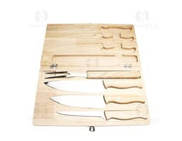 Kit churrasco inox com estojo de madeira, contendo faca, garfo, espátula e tesoura de churrasco. Ideais para preparar