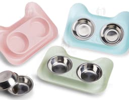 Tigela de aço inoxidável para animais com design moderno e brilhante, feita de metal prateado e circular. A imagem mostra uma