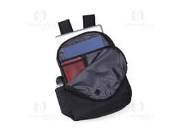 Mochila moderna em poliéster para notebook, ideal para viagens de negócios ou lazer. Com design elegante, possui espaço amplo