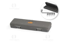 Kit de ferramentas com 10 peças em metal prateado. Ideal para conexões, armazenamento e transferência de dados. O kit inclui