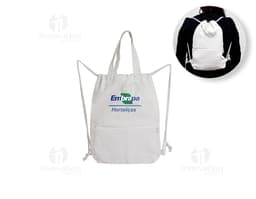Mochila Saco Lona preta feminina, com alças de couro e zíper. Design elegante e casual, ideal para carregar objetos pessoais.