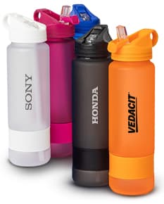 Desodorante em squeeze plástico de 900ml para cuidados de higiene, contendo loção, pó, líquido e cremes de beleza e saúde. Embalagem transparente, clean e com tampa na cor amarela. Ideal para banho, corpo, cabelo e cuidados diários, seja em casa, no spa ou na farmácia.