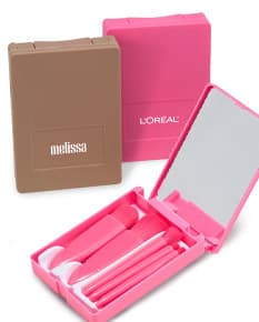 Kit Pincel 5 Peças: conjunto de cinco pincéis de diferentes tamanhos e formatos para maquiagem.