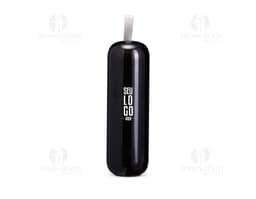 Caixa de som Bluetooth na cor preta, com design moderno e aspecto compacto.