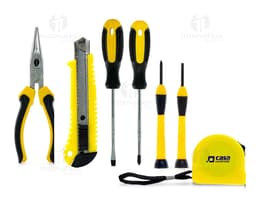Kit ferramentas 7 peças, incluindo chave de fenda, chave inglesa, martelo, alicate, fita métrica, chave de fenda e furadeira.