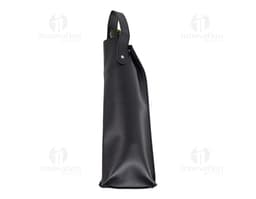Porta Vinho PU preto com alça de couro, design elegante e prático para transportar garrafas de vinho com segurança.