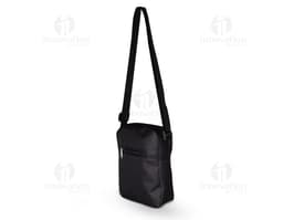 Mochila de ombro preta de couro para viagens de negócios, com alça, fecho de zíper e elegante estilo moderno. Ideal para