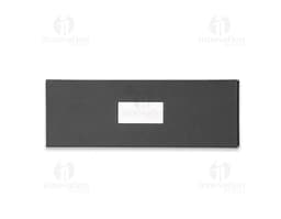 Conjunto de caneta e lapiseira metal em tom prateado, com detalhes em preto e clip para prender no bolso.