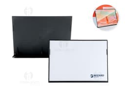 Expositor Porta Retrato A4 em 3D, vazio e aberto, adequado para exibir papel, documentos ou fotos. Ideal para uso em