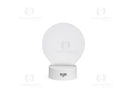 Luminária LED de mesa na cor branca, com braço flexível e base redonda.