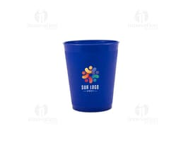 Copo Plástico 450ml transparente com design elegante e resistente.