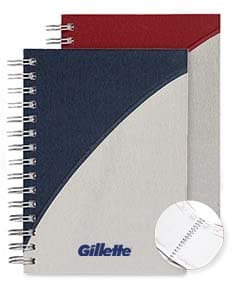 Agenda Diária 2025 com capa preta, espiral, espaço para escrever notas, listas e compromissos, design moderno, feita em metal e papel, ideal para organizar o dia a dia no trabalho, na escola ou em reuniões de negócios.
