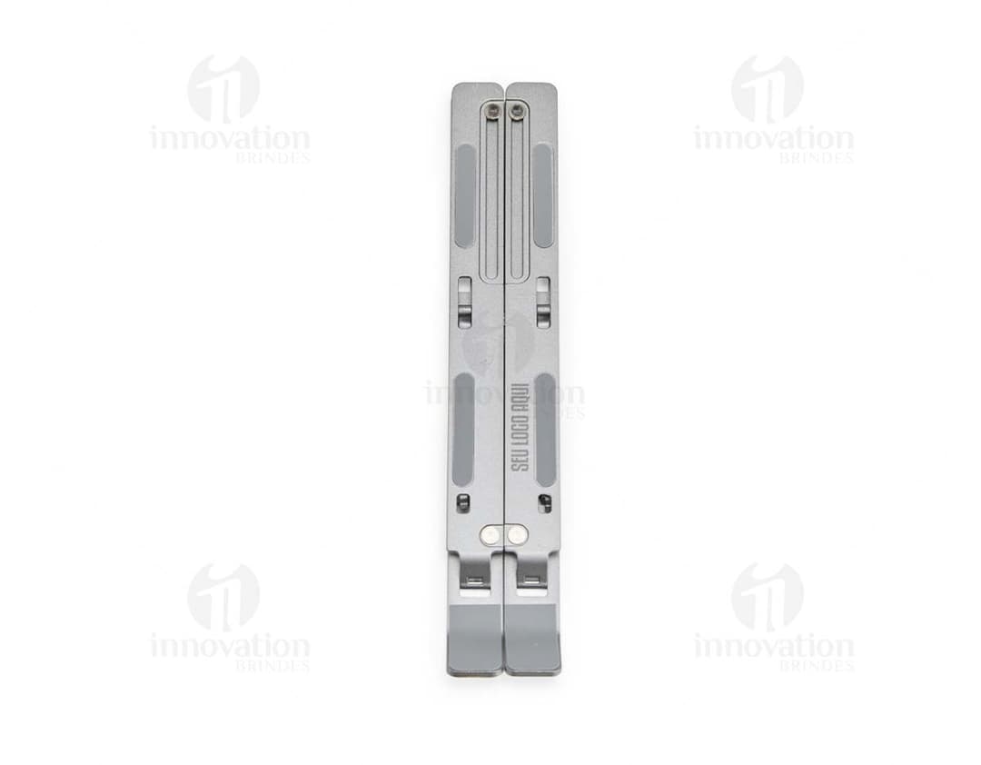 Suporte retrátil para notebook feito de metal e aço, sendo uma ferramenta tecnológica e moderna para facilitar o uso do