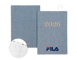 Notebook de linho para Agenda Diária 2026, com moderm à frente, equipamento eletrônico, livro, papel em branco, objetos de