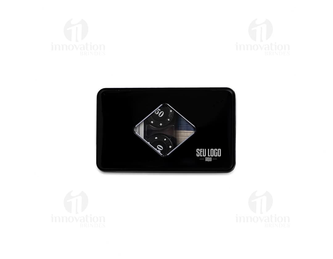 Kit Poker com 80 fichas em um display digital moderno e portátil, ideal para entretenimento em casa ou escritório. O