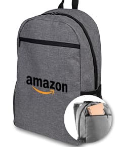 Mochila para notebook em poliéster 300D preta, moderna e prática, ideal para transportar seus equipamentos de forma segura. A mochila possui alças ajustáveis, compartimento para laptop, bolsos para acessórios e fecho em zíper. Ideal para o dia a dia de trabalho ou estudo.